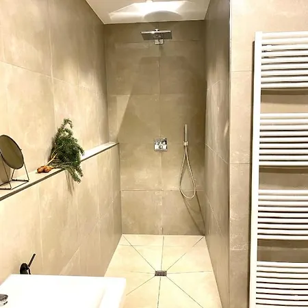 Exklusive 82 Qm Loftwohnung Mit Tiefgarage Und Süd-balkon Zentral Apartamento *