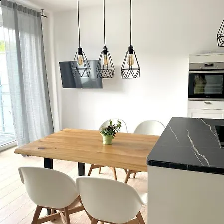 Exklusive 82 Qm Loftwohnung Mit Tiefgarage Und Süd-balkon Zentral * Titisee-Neustadt