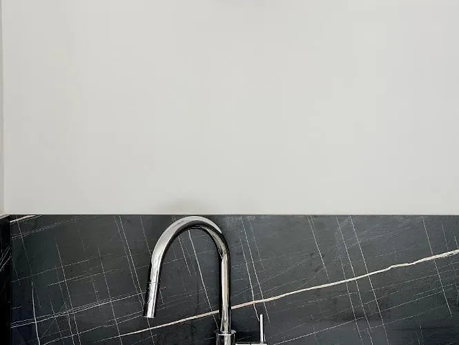 Exklusive 82 Qm Loftwohnung Mit Tiefgarage Und Sued-balkon Zentral شقة تيتيسي نيوستادت