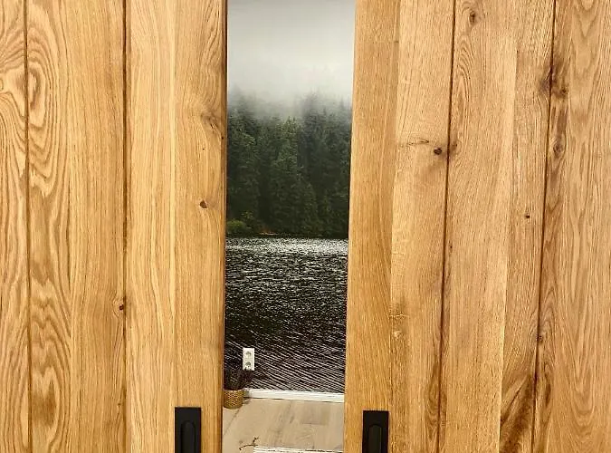 Exklusive 82 Qm Loftwohnung Mit Tiefgarage Und Sued-balkon Zentral شقة تيتيسي نيوستادت