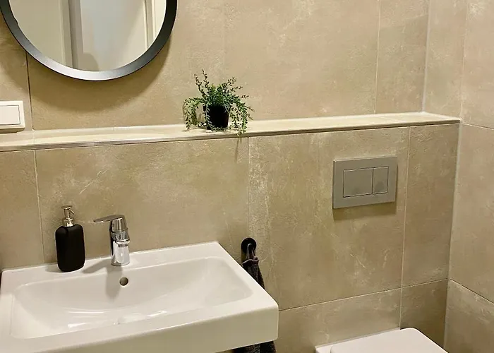 Exklusive 82 Qm Loftwohnung Mit Tiefgarage Und Sued-balkon Zentral شقة *